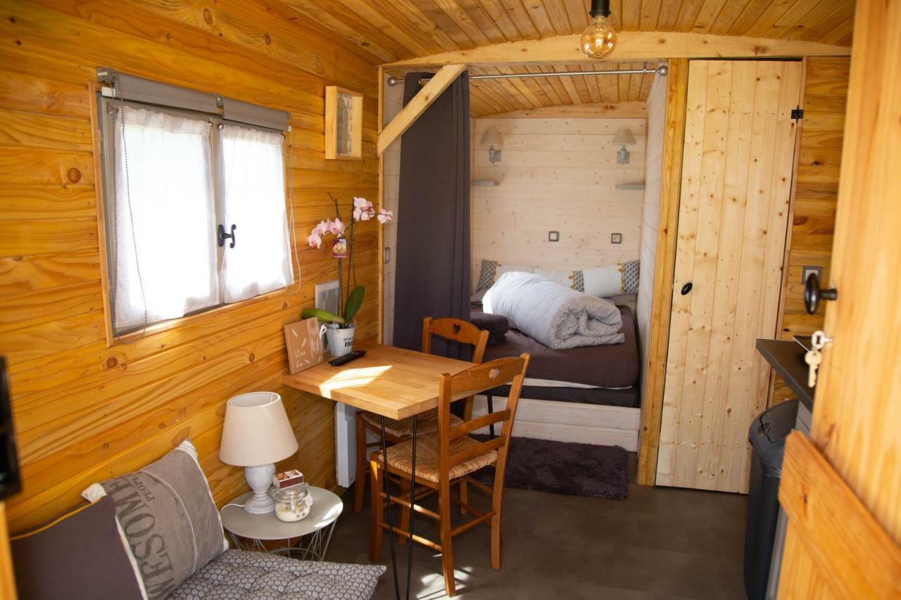 La Maison Du Bonheur Roulotte Hostal Saint-Ouen-sous-Bailly Exterior foto